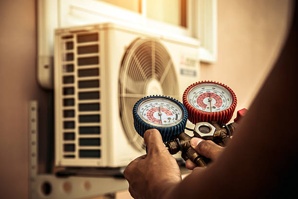 Professional Hvac Installation technician working in Livingston, TX